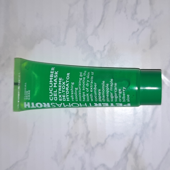 10/$15 Peter Thomas Roth Cucumber Gel Mask Extreme Detox Hydrator - Picture 1 of 2